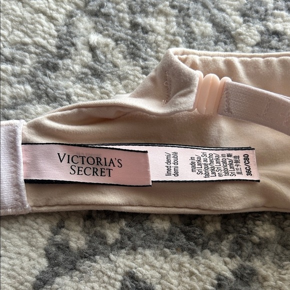 Victoria's Secret Soft Pink Bra - Picture 2 of 9